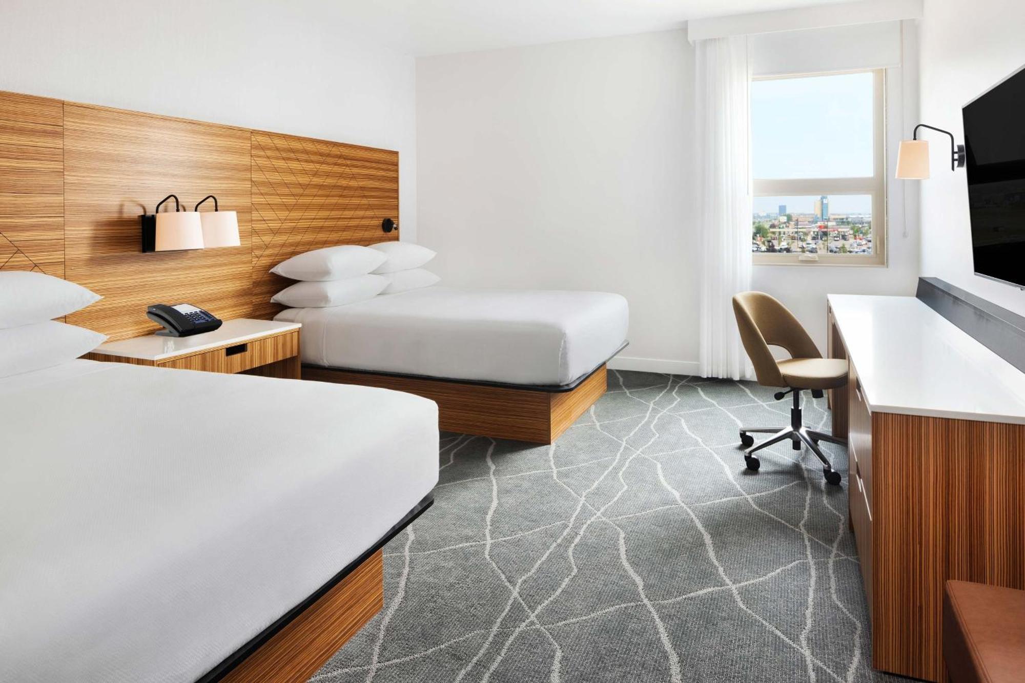 Hotel Delta By Marriott Airport 2*