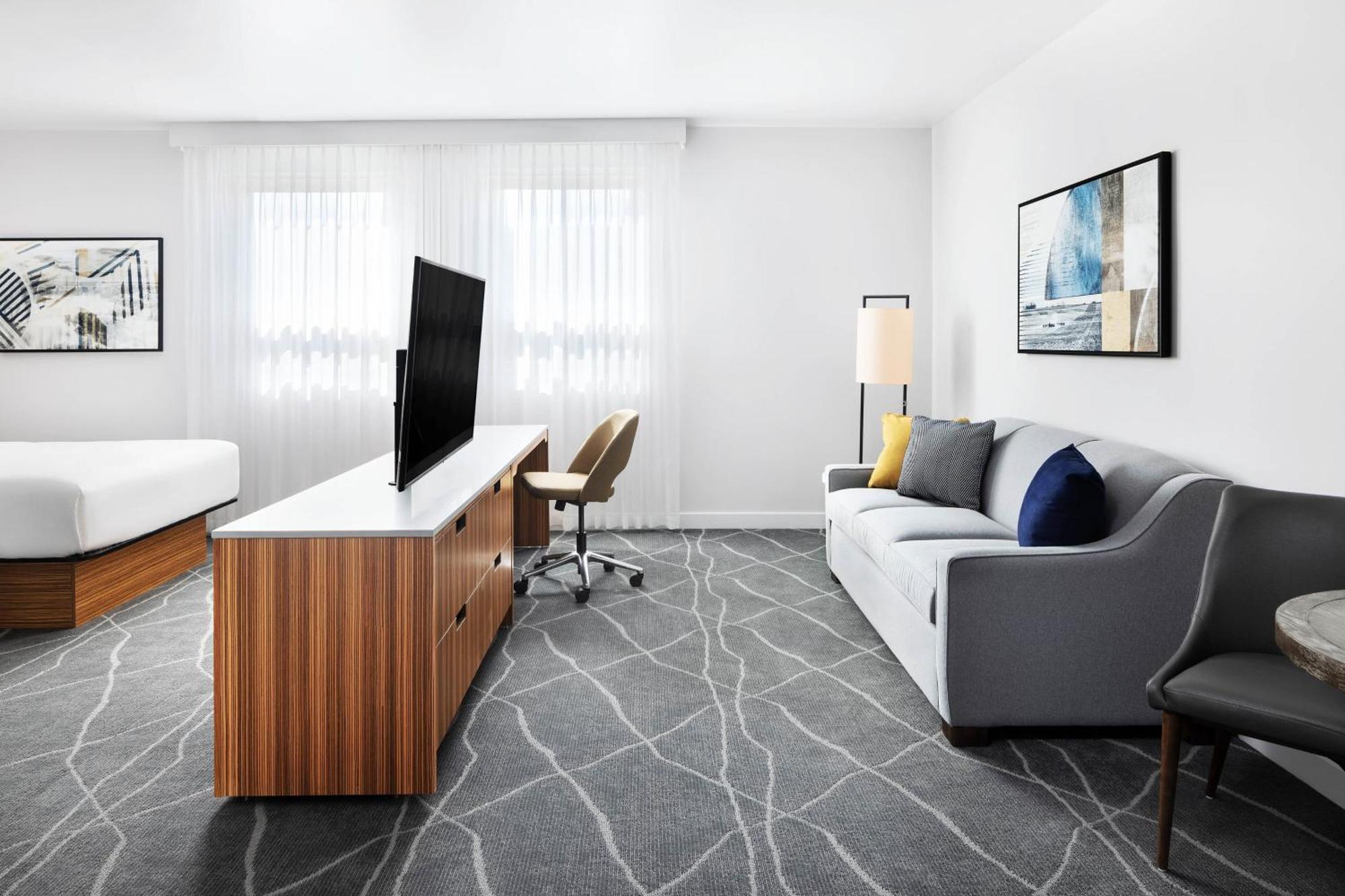 Hotel Delta By Marriott Airport